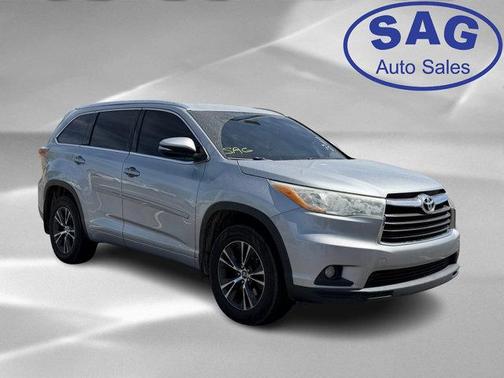 Silver Sky Metallic 2016 Toyota Highlander XLE