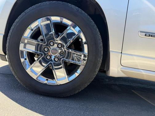 White Diamond Tricoat 2014 GMC Acadia Denali