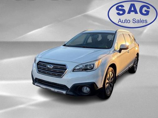 Crystal White Pearl 2017 Subaru Outback 3.6R Touring