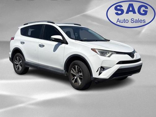 Super White 2018 Toyota RAV4 XLE