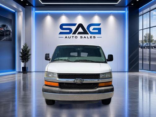 Summit White 2015 Chevrolet Express 3500 LT