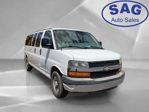 Summit White 2015 Chevrolet Express 3500 LT