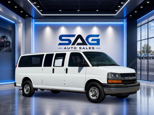 Summit White 2015 Chevrolet Express 3500 LT