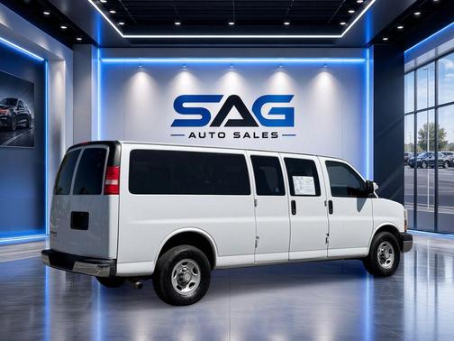Summit White 2015 Chevrolet Express 3500 LT