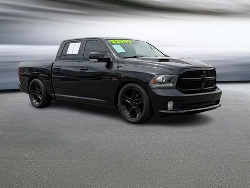 Brilliant Black Crystal Pearlcoat 2018 RAM 1500 Night Crew Cab 4x2 5'7' Box