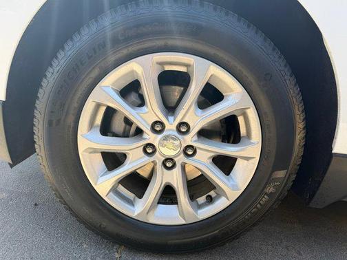 Summit White 2021 Chevrolet Equinox LS