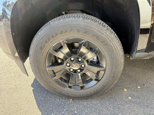 Black 2022 Chevrolet Colorado LT