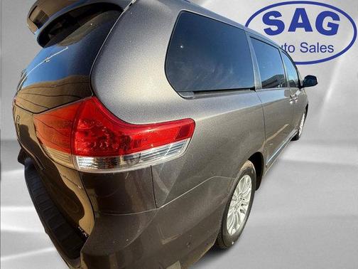 2014 Toyota Sienna XLE