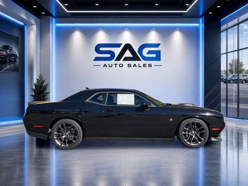 Pitch Black Clearcoat 2023 Dodge Challenger R/T Scat Pack