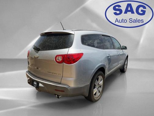 Silver Ice Metallic 2010 Chevrolet Traverse LTZ