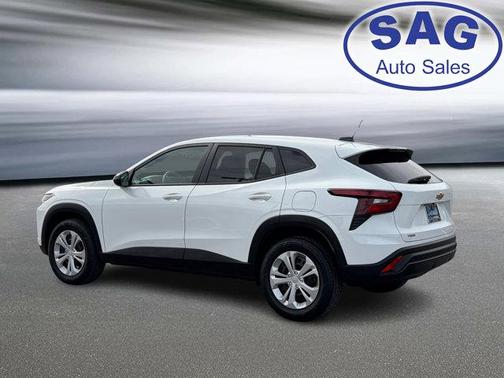 Summit White 2025 Chevrolet Trax LS