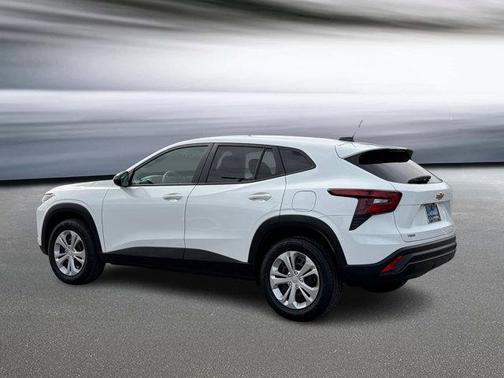 Summit White 2025 Chevrolet Trax LS