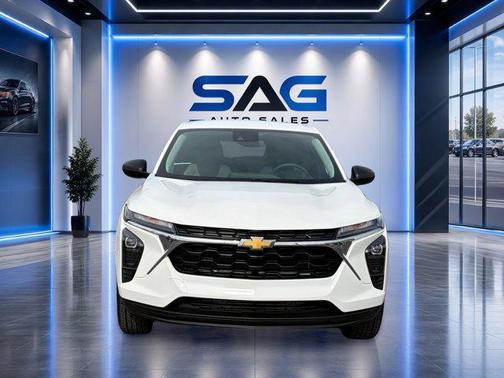 Summit White 2025 Chevrolet Trax LS