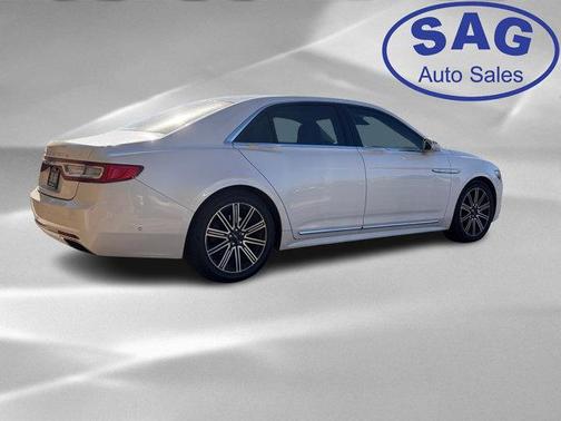 White Platinum Tri-Coat 2017 Lincoln Continental Reserve