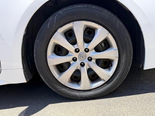 Ice 2023 Toyota Corolla LE
