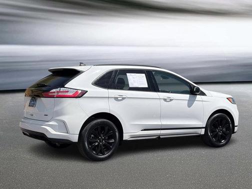 Oxford White 2022 Ford Edge SE
