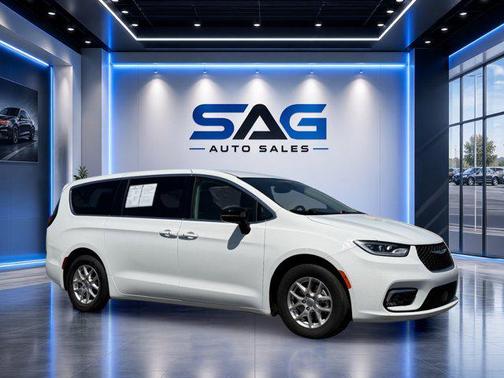 Bright White Clearcoat 2024 Chrysler Pacifica Touring L