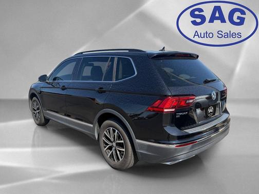 Deep Black 2021 Volkswagen Tiguan 2.0T SE