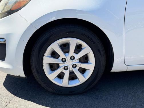 Clear White 2016 Kia Rio LX