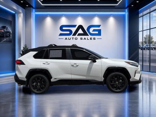 Wind Chill Pearl/Midnight Black Metallic 2024 Toyota RAV4 Hybrid SE