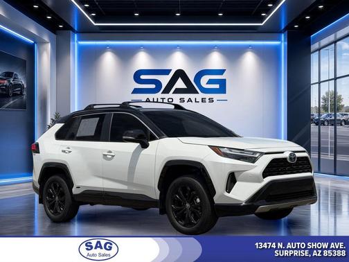 Wind Chill Pearl/Midnight Black Metallic 2024 Toyota RAV4 Hybrid SE