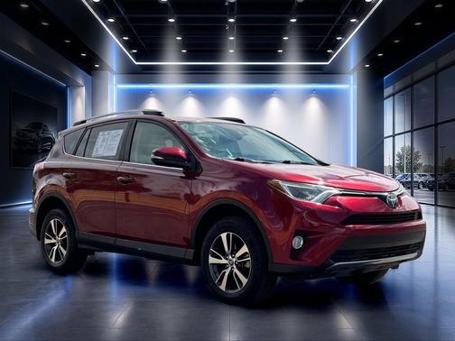 Pearl 2018 Toyota RAV4 XLE