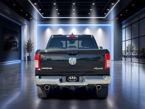 Diamond Black Crystal Pearlcoat 2022 RAM 1500 Lone Star