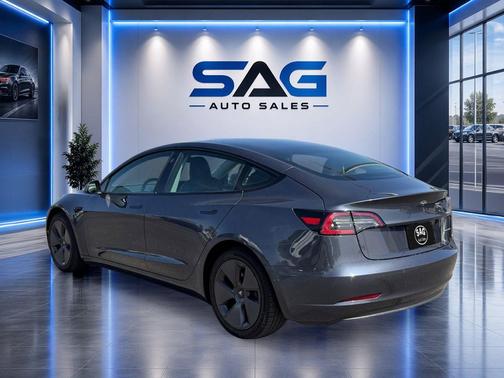 Gray 2022 Tesla Model 3 Long Range