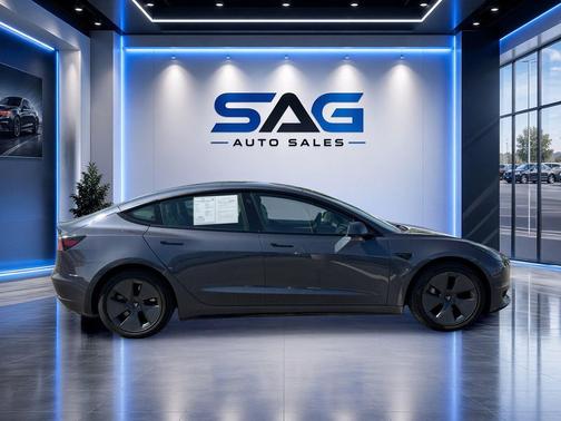 Gray 2022 Tesla Model 3 Long Range