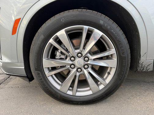 2025 Cadillac XT6 Premium Luxury FWD