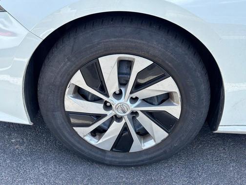 Glacier White 2020 Nissan Altima S FWD