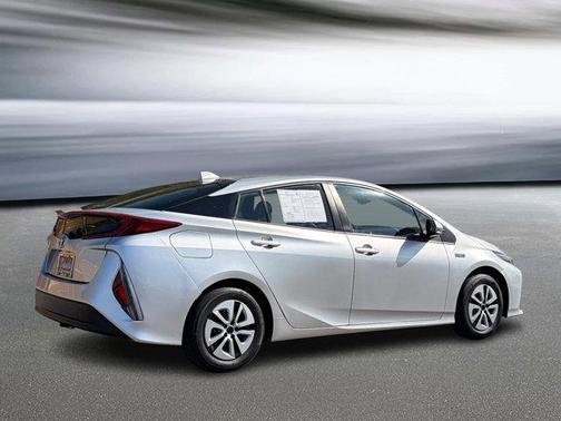 Classic Silver Metallic 2022 Toyota Prius Prime LE