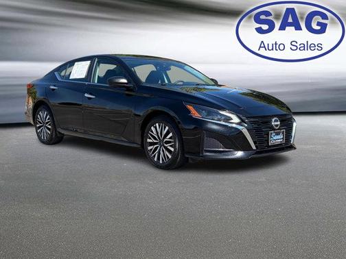 Super Black 2025 Nissan Altima SV FWD