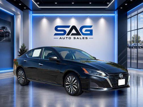 Super Black 2025 Nissan Altima SV FWD