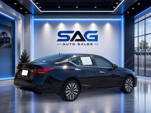 Super Black 2025 Nissan Altima SV FWD