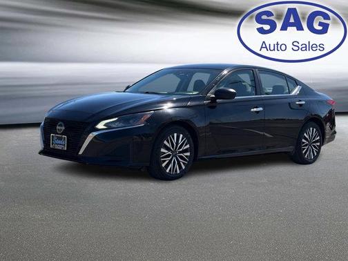 Super Black 2025 Nissan Altima SV FWD