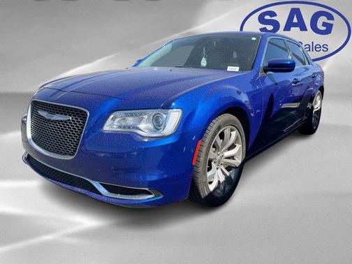 2019 Chrysler 300 Touring
