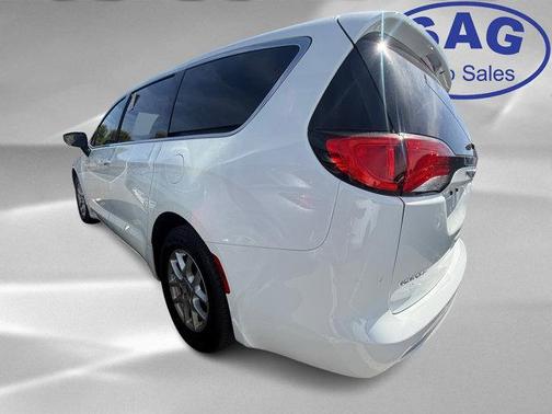 2021 Chrysler Voyager LX