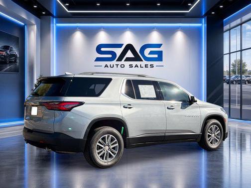 Sterling Gray Metallic 2023 Chevrolet Traverse LT Cloth