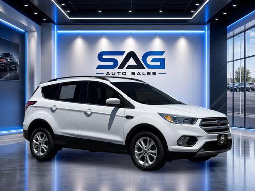 Oxford White 2018 Ford Escape SE