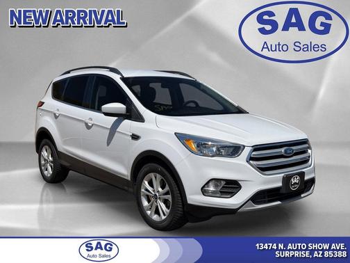 Oxford White 2018 Ford Escape SE