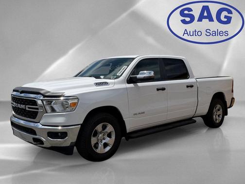 Bright White Clearcoat 2023 RAM 1500 Big Horn/Lone Star