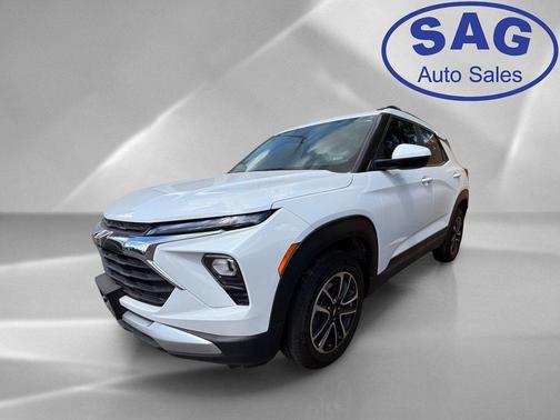 Summit White 2025 Chevrolet Trailblazer LT