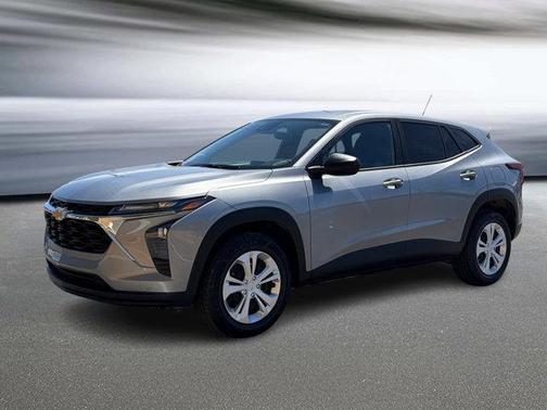 Sterling Gray Metallic 2025 Chevrolet Trax LS