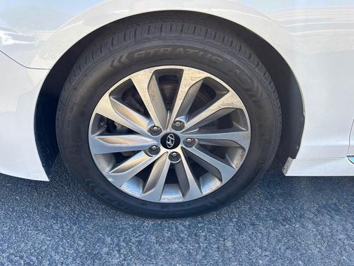 Quartz White Pearl 2017 Hyundai SONATA Sport