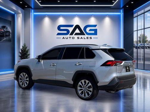 Silver Sky Metallic 2019 Toyota RAV4 XLE Premium