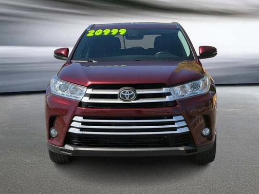 Ooh La La Rouge Mica 2019 Toyota Highlander XLE