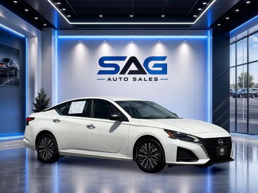 Glacier White 2025 Nissan Altima SV FWD