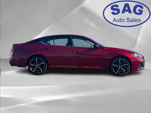 2023 Nissan Altima SR FWD