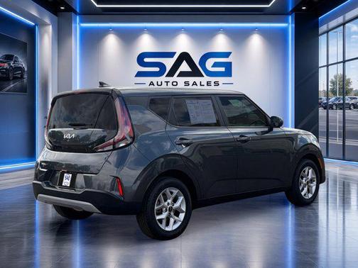 Gravity Gray 2024 Kia Soul LX